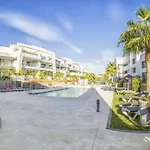 Vivi Homes - Sol Garden Pool, Terrace & Golf شقة *