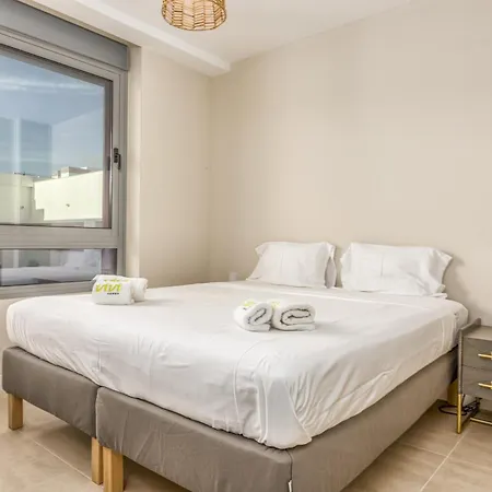 Vivi Homes - Sol Garden Pool, Terrace & Golf Apartment