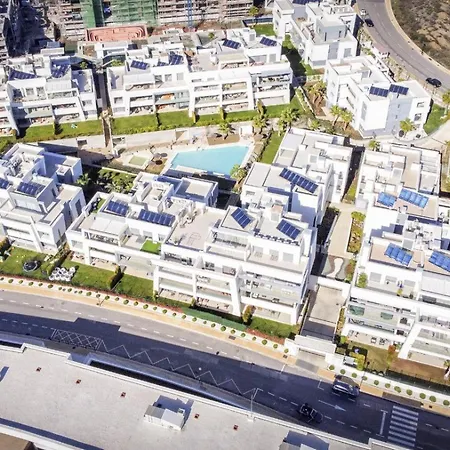 Vivi Homes - Sol Garden Pool, Terrace & Golf エステポナ
