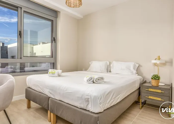 Vivi Homes - Sol Garden Pool, Terrace & Golf Apartament *