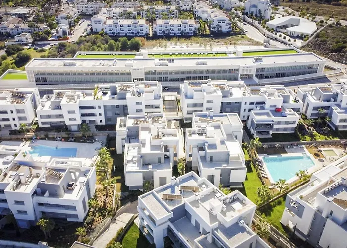 Vivi Homes - Sol Garden Pool, Terrace & Golf Apartament Estepona