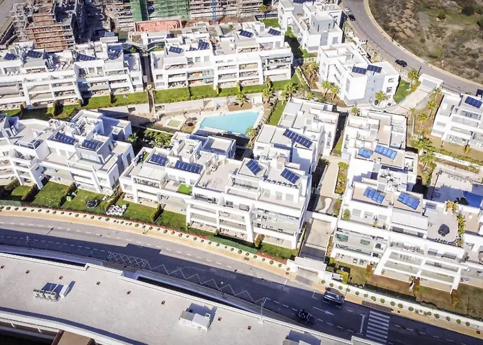 Vivi Homes - Sol Garden Pool, Terrace & Golf Estepona